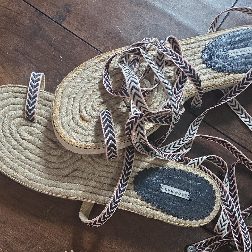Leon Max Stylish Chevron Espadrilles with Woven Sole - Picture 4 of 6